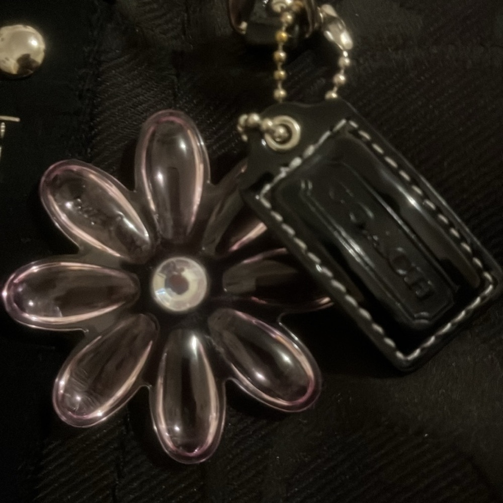Pre-loved Black Coach Tote bag, Pink Flower Accent, & Blk hang tag. “CALL OUTS”. - Picture 5 of 10